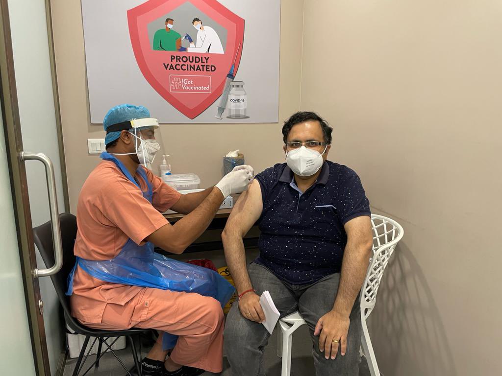mohitjo's tweet image. #Jabbed #IndiaFightsCOVID19 #SecondDayFirstShow Proudly vaccinated