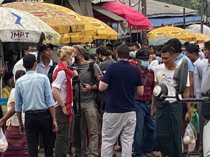 poemamhethar's tweet photo. Do you know that 2 women talked with you during your market visit at Insein were arbitrarily abducted after you left ? The reason is that they explained to you about the situation and talked to you with 3-finger salute. @clarissaward 
#WhatsHappeningInMyanmar #Apr2Coup https://t.co/R3HJy2dEA7