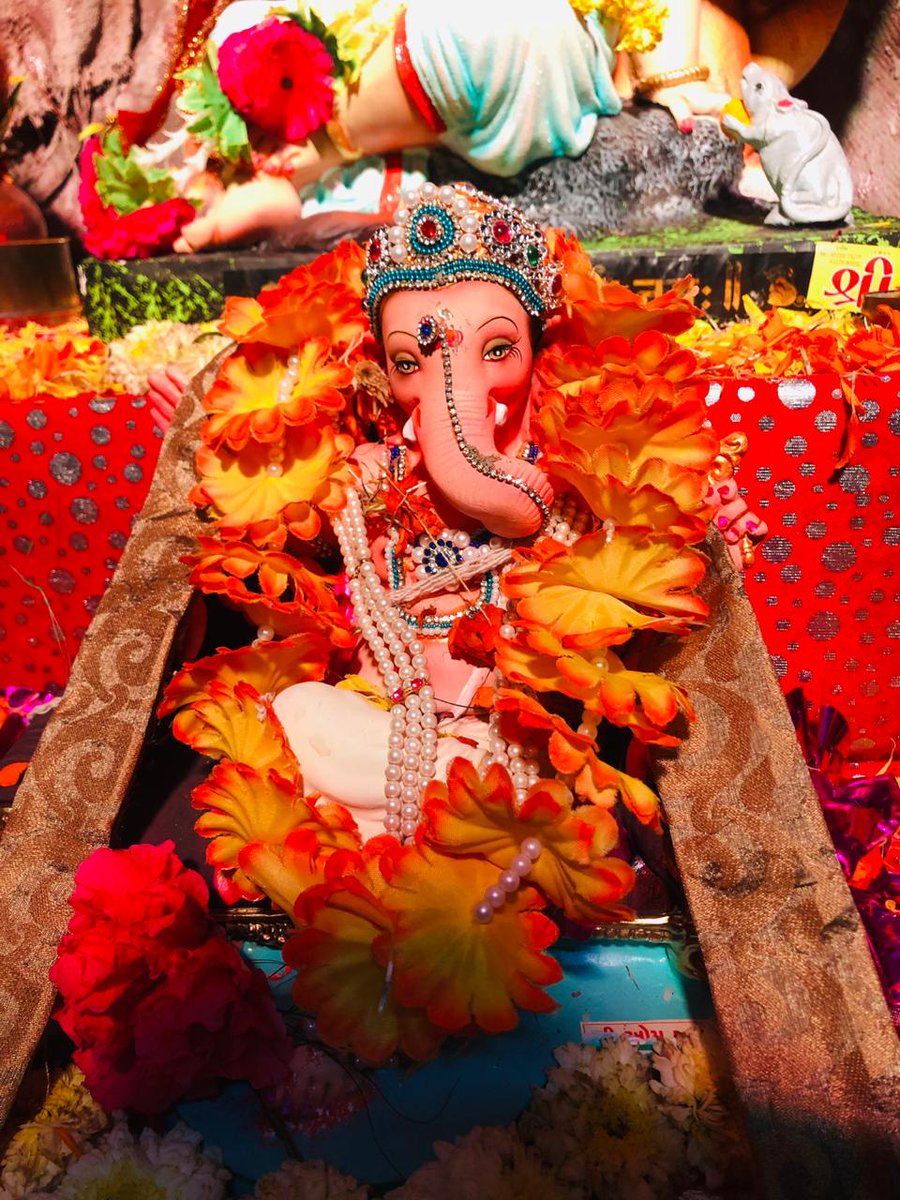 360Ganesh's tweet photo. shree sai sarkar ganesh mandal 2019
opp manish market,Vyara
watch more ganpatibappa at https://t.co/6kouqTe4YA
#shreesaisarkarganeshmandal #vyara #ganeshchaturthi #ganeshutsav #ganpatibappa #ganesha #ganeshdecoration #vyaraganeshutsav2019 #ganpatidecoration #ganeshdecoration https://t.co/453NXLzsdF