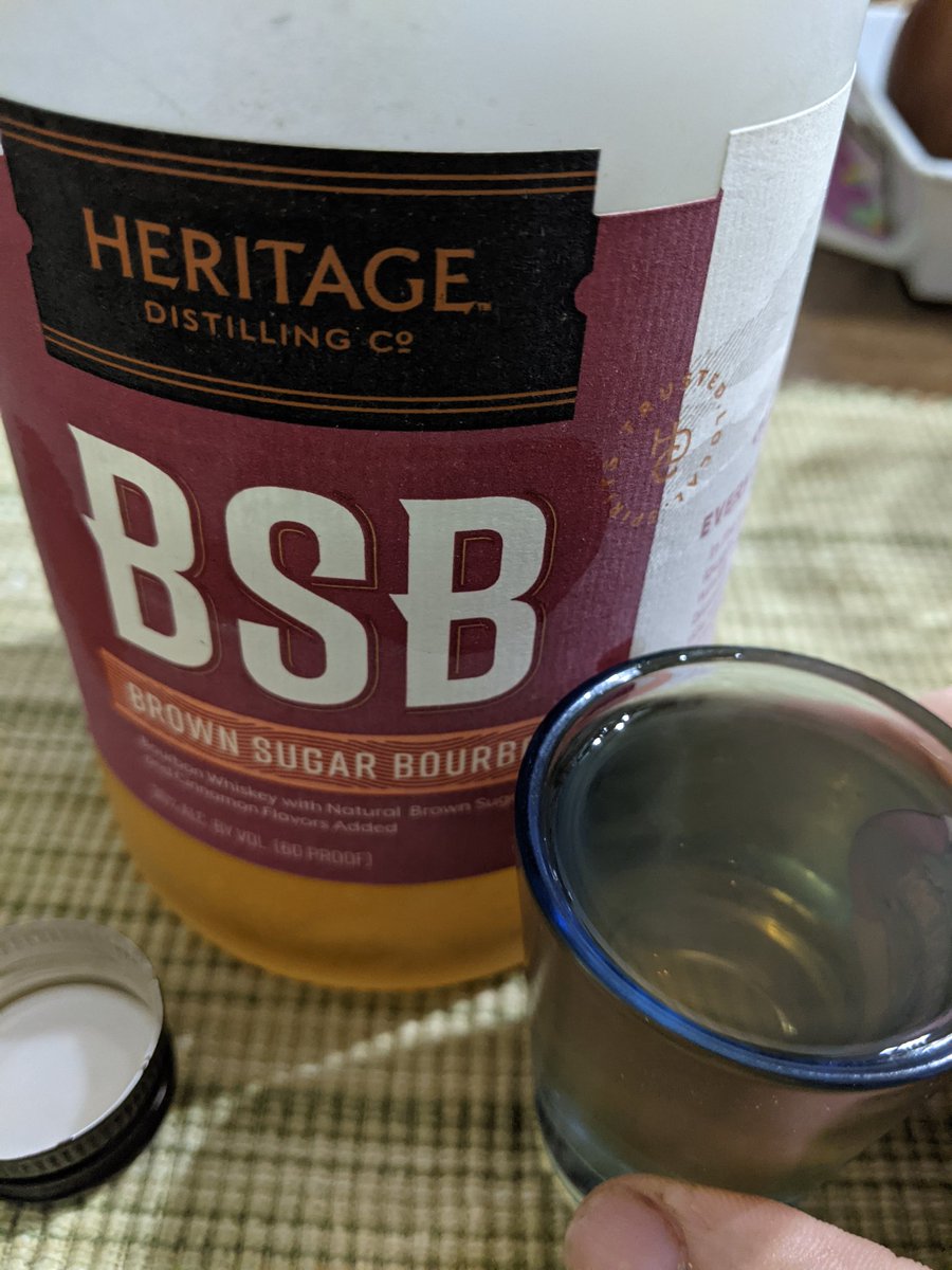 theonlyway24's tweet photo. I started this tradition years ago on twitter & Facebook but left it to Facebook the past few years. In honor of the normalcy of baseball coming back cheers π» to the @Mariners on #WinNumberOne tonight with #ShotNumberOne of #HDCBSB π₯#GoMariners #SeaUsRise #UpholdTheTrident https://t.co/kkmhGuETz8