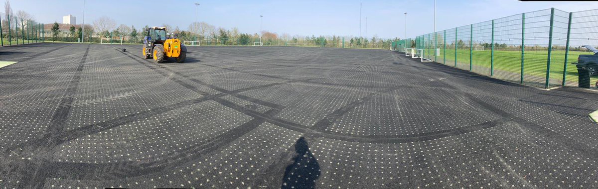 The team have been working on 2 renovation projects this week. Block of 2 tennis courts and a football pitch in Suffolk using <a href="/TeamTigerTurf/">Team TigerTurf</a> Advantage Pro and 4,600 sqm resurface in Gateshead with <a href="/TeamTigerTurf/">Team TigerTurf</a> Atomic Pro 40