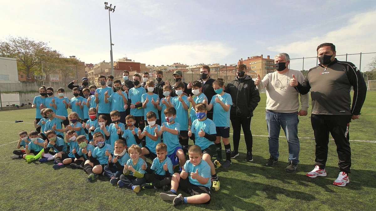 Blanes_cat's tweet photo. Notícia: La Ciutat Esportiva @Blanes_cat i el Camp de Futbol de Can Borell han allotjat jornades esportives de #SetmanaSanta: @Fcracingblanenc @cbblanes i la Secció de Patinatge del FC Quatre Vents

https://t.co/fGNAGzVZTJ https://t.co/WGaD9oqbde