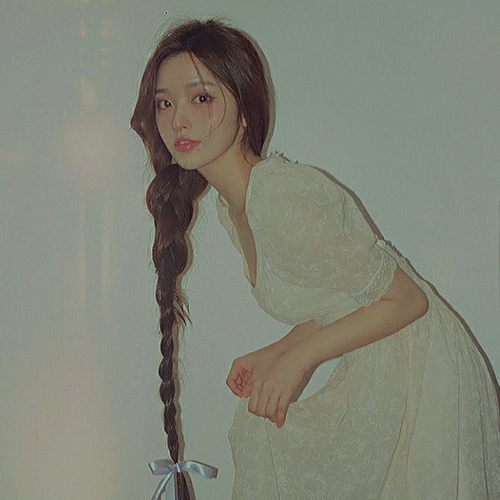 hi!! this is maciel "macy" castillo from @seungmnce's evanescence au. new acc but not new to rp, new op.

rt/like to be friends 🤍