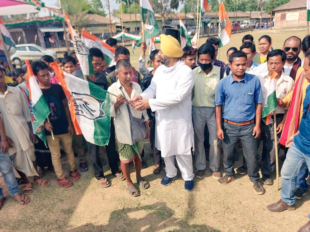 rajeshsinhaiyc's tweet photo. 1/4/2021, 400 BJP IPFT CPIM family join Indian National Congress in Natunbazar , Tripura . Under leadership @kuljitnagra1 ji and attended this program
Me and Tripura PCC President Sri @sradvbiswas ji #ADCelection https://t.co/vmm1238lHv