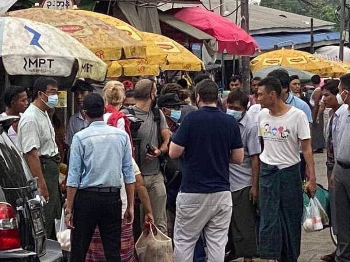 HunnieTreasure's tweet photo. Terrorist junta abducted two civilians who were interviewed by a CNN journalist in a 10-mile market today. It is no longer freedom of the press in Myanmar and the world needs to know about it.
NEWS SUPPRESSION 
#Apr2Coup
#WhatsHappeningInMyanmar
#InternetShutdown 
@CNN https://t.co/wG1is4Tn37