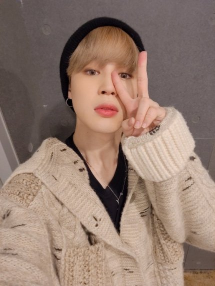 PJM_data's tweet photo. Naver
📌https://t.co/f0KO8XnZQD
In the video released by Jimin on the official TikTok channel of BTS in April of last year, "Let's get excited before watching Bang Bangcon / #2two-headedparty #Ipreparedadance #JIMIN" showing Jimin dancing to 'Boy with Luv'." https://t.co/LrfUohzwN8