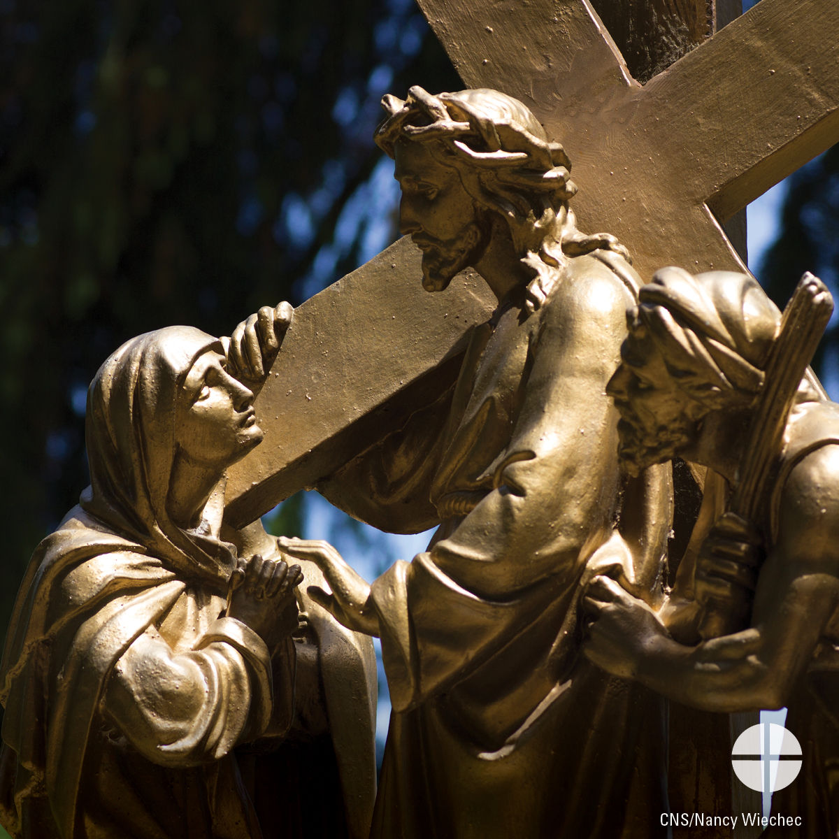 Blessed Good Friday! On this holy day, when our Lord Jesus Christ was crucified and died for us, when it seemed that death and darkness had won, we are reminded that God's love conquers all. 
#MakingGodKnownAndLoved