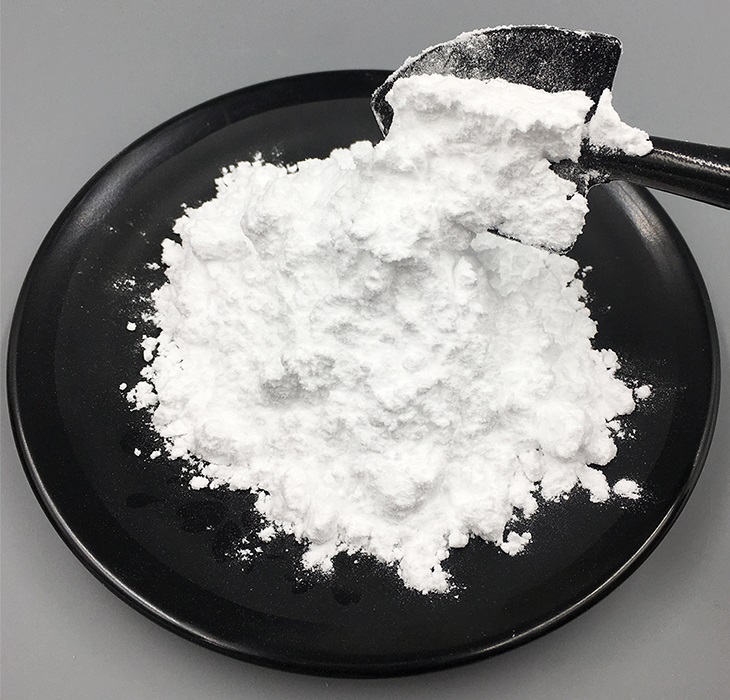 прессованный белый порошок. белый порошок на весах. формальдегид порошок. сахарин порошок. мел порошковый.