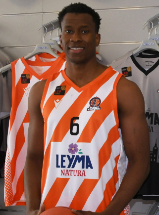 lucentumblog's tweet photo. JUEGO | ¿Cuál es la equipación más bonita de la #LEBOro 2020-21? 

Sigan el hilo para ver las imágenes y votar en todas las eliminatorias

2ª FASE ELIMINATORIA 1: VOTACIONES EN SIGUIENTE TUIT ⬇️ https://t.co/utuvVK9AV9