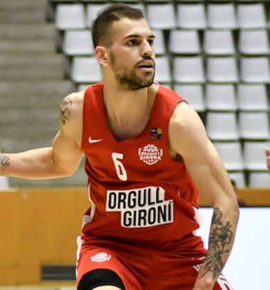 lucentumblog's tweet photo. JUEGO | ¿Cuál es la equipación más bonita de la #LEBOro 2020-21? 

Sigan el hilo para ver las imágenes y votar en todas las eliminatorias

2ª FASE ELIMINATORIA 1: VOTACIONES EN SIGUIENTE TUIT ⬇️ https://t.co/utuvVK9AV9