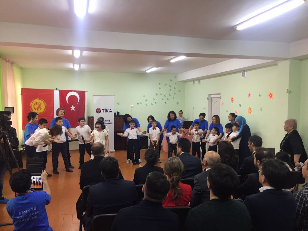 Tika_Kyrgyzstan's tweet photo. #TİKA Kırgızistan’da da Otizmli Çocukların Yanında!

#2017de Otizmli Çocukların Velileri Vakfı Destek Merkezi’ne malzeme ve ekipman desteği sağlandı. 

#2018de Kadın Girişimcileri Destekleme Programı kapsamında otizmli çocukların çalıştığı kafeteryaya ekipman desteği verildi. https://t.co/yfMojJ7iKI