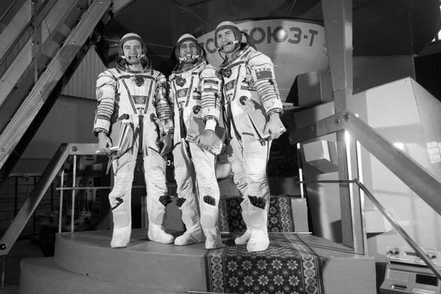 SanjayDhotreMP's tweet photo. #OnThisDay in 1984, Wing Commander #RakeshSharma, the first Indian astronaut, flew from the Soyuz T-11 with the Soviet Interkosmos programme. He was in space for 7 days, 21 hours and 40 minutes! https://t.co/7pHFLzG76V