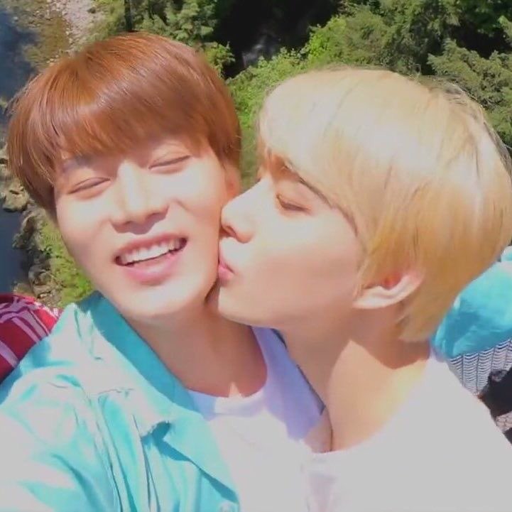 breeze_colour's tweet photo. จองอูหอมพี่แทอิล จนกลายเป็นเรื่องปกติ 5555555555555555555555 https://t.co/u6FiiQ953B