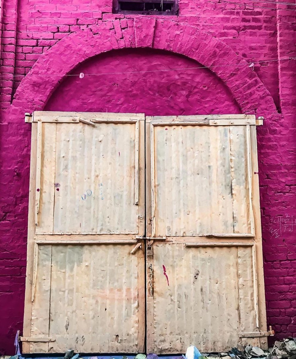 Visit_92's tweet photo. Old Anarkali Bazaar Smiling face with heart-shaped eyes
Pakistan's Most Beautiful City #Lahore Red heart.
#Visit92 #VisitPaksitan #Booking https://t.co/pgfhSN4UgJ