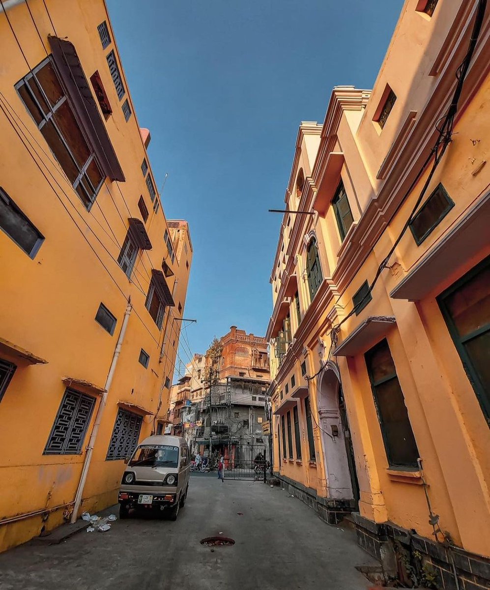 Visit_92's tweet photo. Old Anarkali Bazaar Smiling face with heart-shaped eyes
Pakistan's Most Beautiful City #Lahore Red heart.
#Visit92 #VisitPaksitan #Booking https://t.co/pgfhSN4UgJ