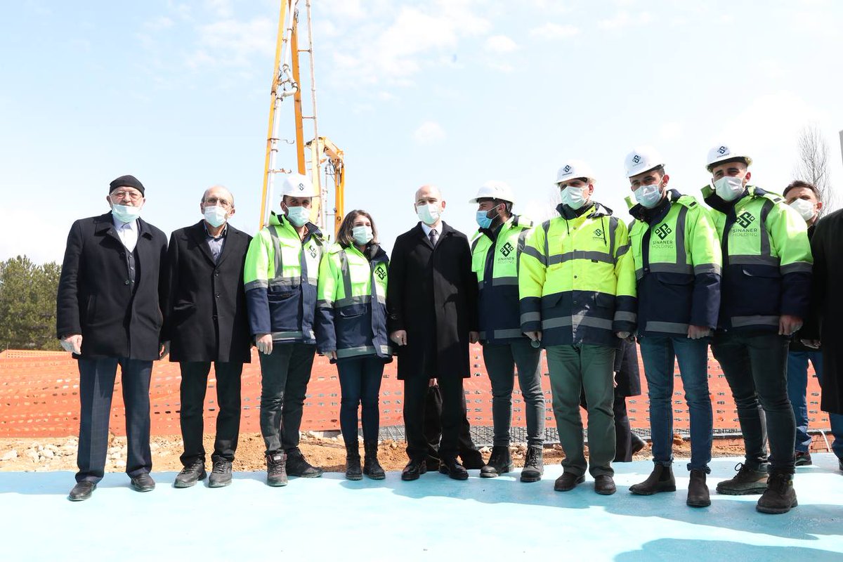 Kastamonu 5. Jandarma Eğitim Alay Komutanlığı içerisinde, Merhum Hasan Demir hayrına inşa edilecek olan Camii'nin temelini attık. Allah hayırlarını kabul etsin