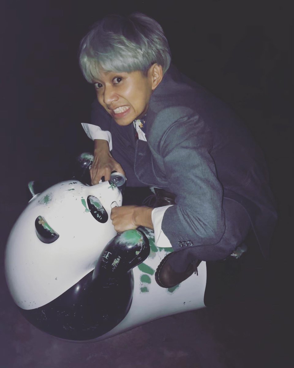 Sp_BottlesHouse's tweet photo. この顔よ…🐼
#madnightpandarider
#madnight #panda #rider #pandarider https://t.co/bhaMBbaUCs