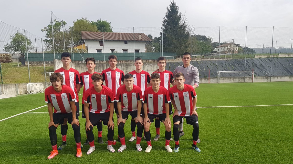 CANTERA I El Juvenil A mantiene el liderato en la División de Honor gracias al triunfo logrado esta mañana en Lezama. 

#AthleticClub 2⃣-0⃣ <a href="/Antiguoko/">Antiguoko KE</a> 
⚽️ Ibai Sanz y Clemente

#AthleticLezama 🦁