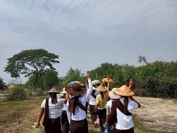 AyeChan73647512's tweet photo. #WhatsHappeningInMyanmar 
#againstmilitarycoup 
#savemyanmarfrommilitarycoup 
#April2Coup 
#Hopin https://t.co/8R07kkI8kn