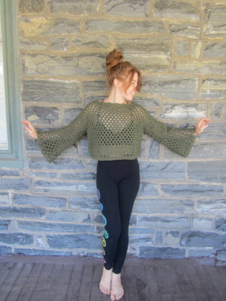 Elegantcrochets's tweet photo. CROP SWEATER, Over size crop sweater, Crochet sweater, Womens sweater, crochet crop sweater, Crop poncho, festival clothing, SWEATER https://t.co/WSX2oif22L #Crochetclothing #beachwear #crochettops #Crochet halter top #Festivalclothing #RetroSweater https://t.co/1lhoZrgbKg