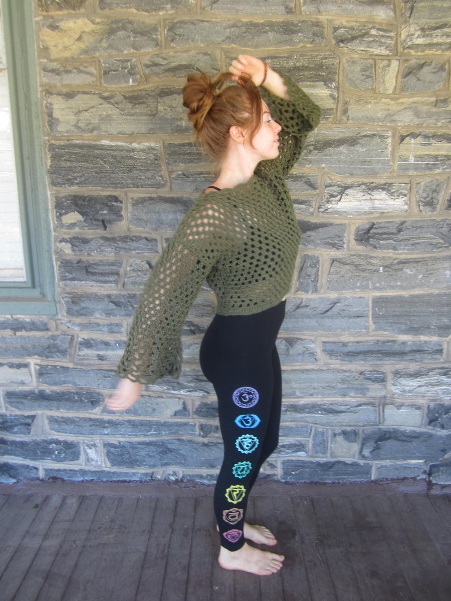 Elegantcrochets's tweet photo. CROP SWEATER, Over size crop sweater, Crochet sweater, Womens sweater, crochet crop sweater, Crop poncho, festival clothing, SWEATER https://t.co/WSX2oif22L #Crochetclothing #beachwear #crochettops #Crochet halter top #Festivalclothing #RetroSweater https://t.co/1lhoZrgbKg