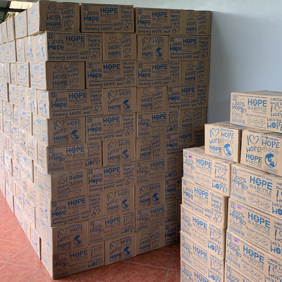 HobiPhilippines's tweet photo. “Comforting me now, Blue”

As a continuation of #ImYourHOPEinaBottle, we are raising donations to give water bottles to HOSPITALS in Manila. Water goes to FRONTLINERS while proceeds go to building of a classroom💙

Let us give a little bottle of HOPE💧

📎 https://t.co/NGmBi2v14j https://t.co/ZWpyJUXv7O