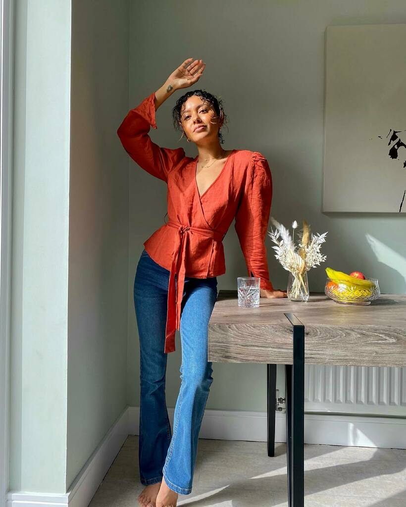 livblankson's tweet photo. π£ *ad // jeans βnβ a nice top : easter weekend outfit inspo edition π€ ~ wearing @oasisfashion & shall be rapidly replacing this water with gin π ... cheers, friends β₯οΈβ¨ #oasisloves https://t.co/Ykn04qxUyS https://t.co/yLpHIiwPQ0