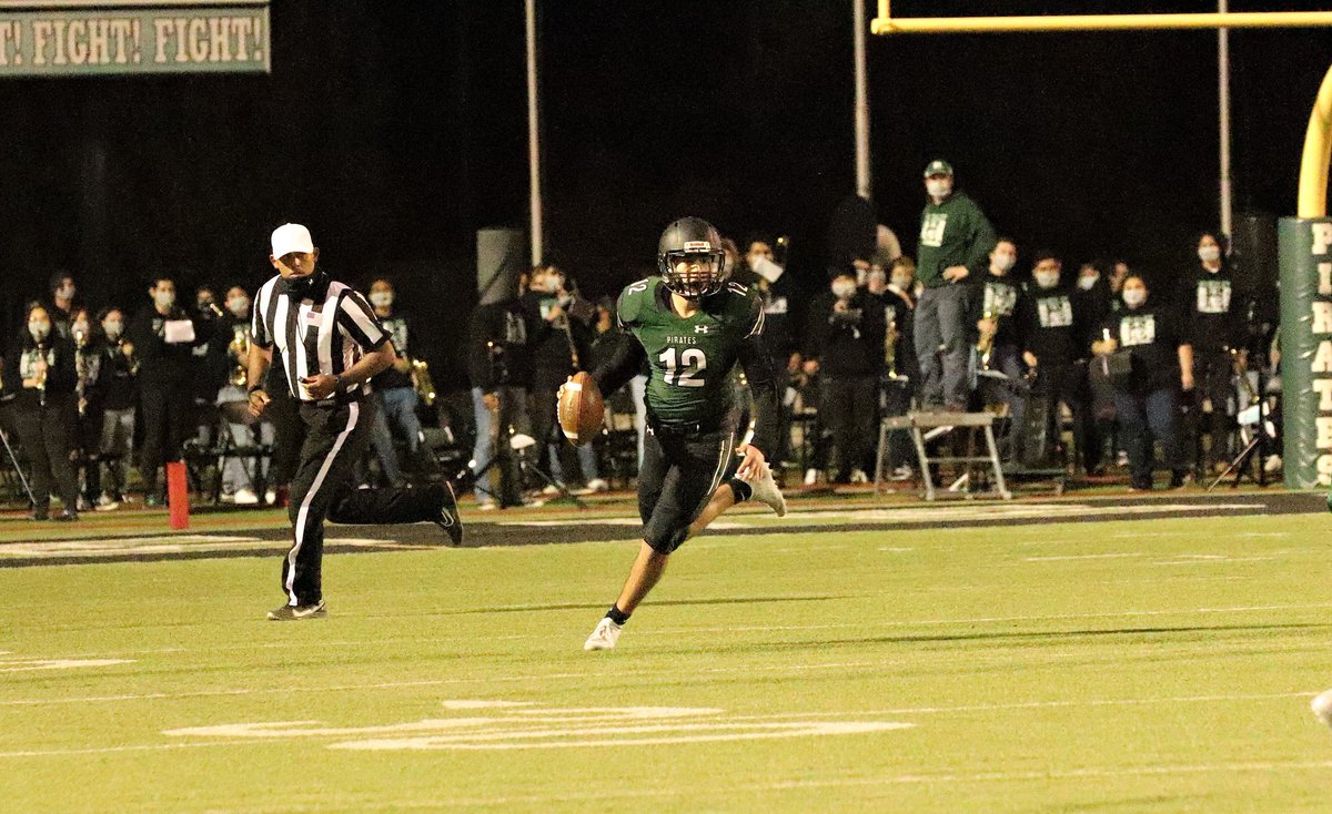 djimenez22's tweet photo. Fri "Day" Light Football @reedley_fb ๐ดโโ ๏ธvs #FresnoWarriors at #McLaneStadium 4:30pm (not a typo) *#VarsityOnly @m1kerios @saucedomax50 @BriABC30 @JuliaLopez3 @SammiOnAir @SBemisOnline @FresnoBeeSports @PAGMETER @StephenHicksTV @PiratePrideASB @ReedleyHSSports @31zcoach https://t.co/TroztwDkOq
