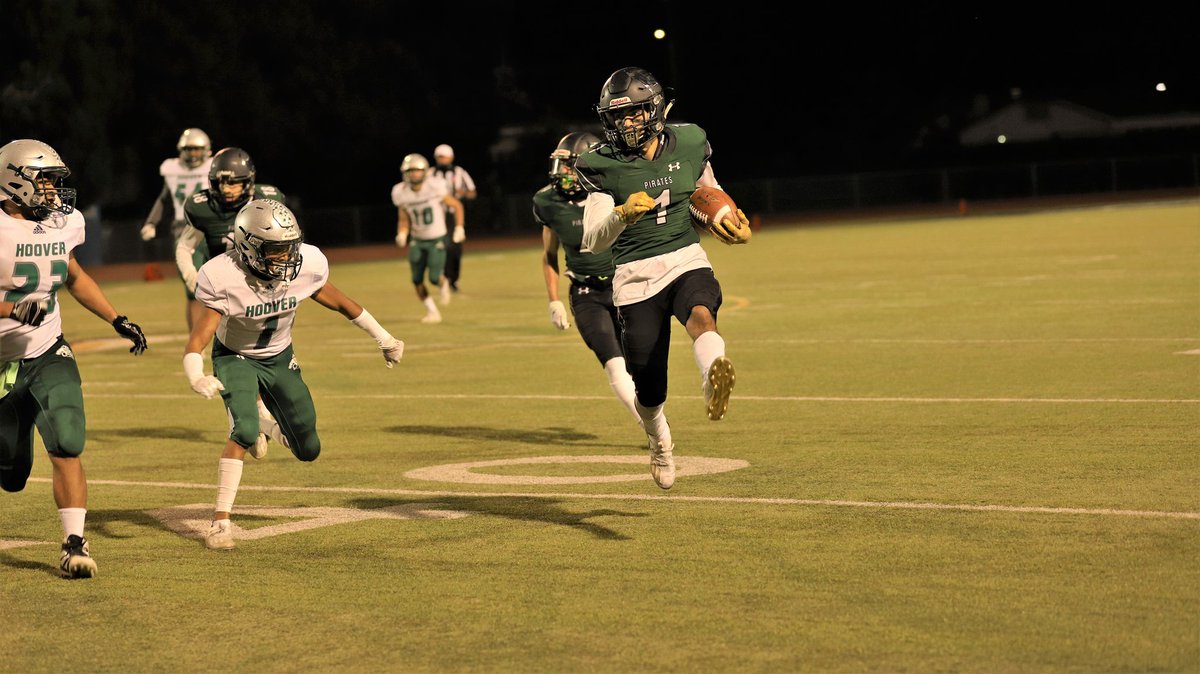 djimenez22's tweet photo. Fri "Day" Light Football @reedley_fb ๐ดโโ ๏ธvs #FresnoWarriors at #McLaneStadium 4:30pm (not a typo) *#VarsityOnly @m1kerios @saucedomax50 @BriABC30 @JuliaLopez3 @SammiOnAir @SBemisOnline @FresnoBeeSports @PAGMETER @StephenHicksTV @PiratePrideASB @ReedleyHSSports @31zcoach https://t.co/TroztwDkOq