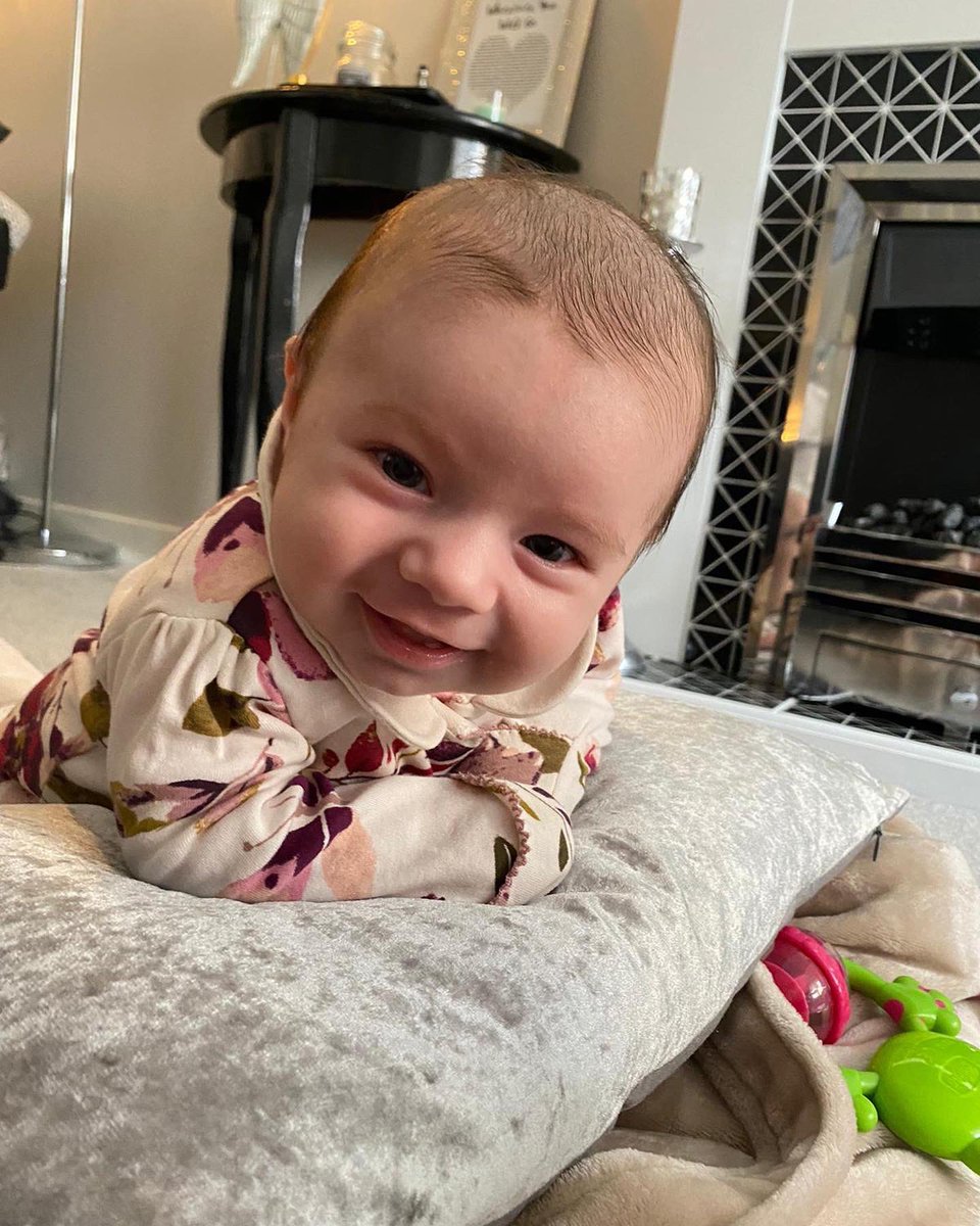 Shaunscotthorne's tweet photo. When a picture speaks a thousand words ‘I’m going to have your life when I’m older dad’ 😂😍❤️ #daughter #daddysgirl #myworld https://t.co/h69YeiBv51