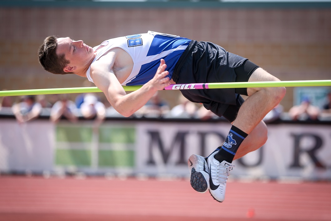 HillsboroBanner's tweet photo. H-CV’s boys track team hits the road for today’s meet in Valley City @HCVBurros @GavinMitzel https://t.co/Itv4kL1Ag4