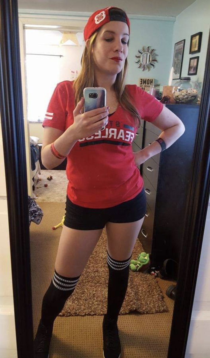 #FlashbackFriday to when I dressed up as @BellaTwins Nikki Bella for a WrestleMania party. https://t.co/0RNo4T2snp