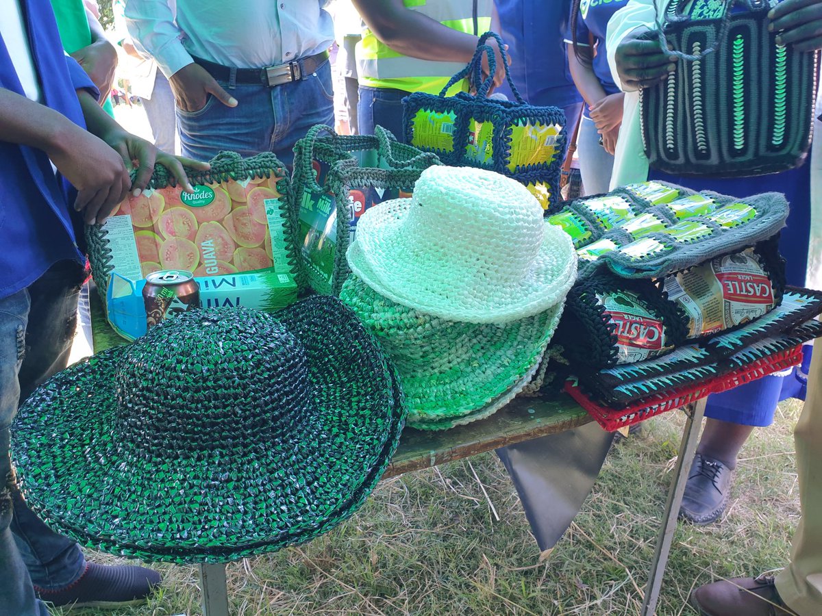 MatopeNigell's tweet photo. Hats off to @MufaroDzingai @david7zoe Today  We successfully hosted the 1st ever recycling expo at Budiriro. The function was attended by his worship @cohsunshinecity who saw the work done by young people in the waste &amp; climate change space.

#create4climate
@EnnieChipembere https://t.co/twmfWyhm5G