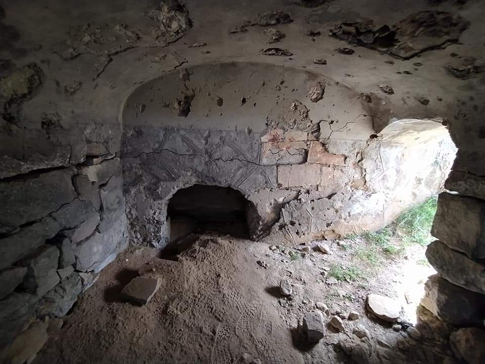 GRIEGC1's tweet photo. Nido de ametralladoras ubicado en el sector republicano de la Cabeza de Puente de Seròs (Lleida)
#guerracivil #guerracivilespañola #guerracivilespanyola #bunkers #fortificación #historia #history #spanishcivilwar #seros #lleida #frontdelsegre #memoriahistórica https://t.co/0fuL5fXsIf