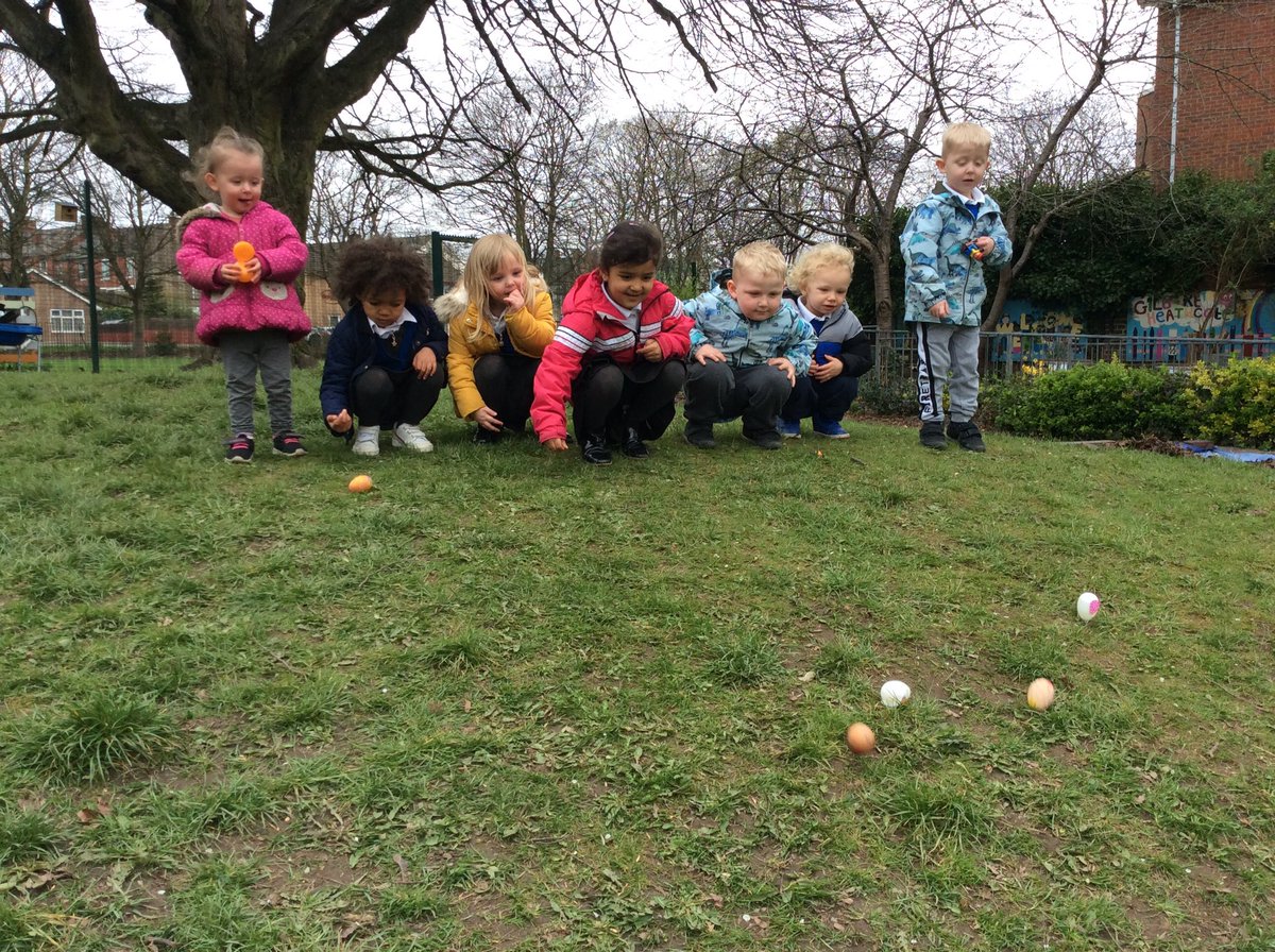 MrsBrothwell's tweet photo. Just another busy but fabulous half term in Nursery. Lots of counting,drawing and Easter 🐣 fun! @GilbertInfant #EYFS https://t.co/yfnROyjdF2