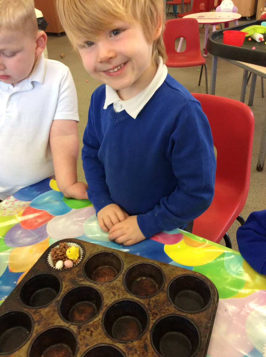 MrsBrothwell's tweet photo. Just another busy but fabulous half term in Nursery. Lots of counting,drawing and Easter 🐣 fun! @GilbertInfant #EYFS https://t.co/yfnROyjdF2