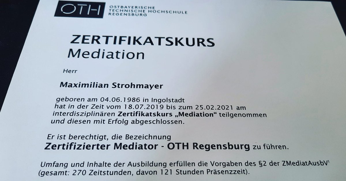 StrohmayerRecht's tweet photo. Tatsächlich kein Aprilscherz: Als verfrühtes Ostergeschenk habe ich meine Zulassung als Mediator (OTH Regensburg) erhalten 🎉. Nachdem ich schon seit 2016 Schlichter nach dem Bayerischen Schlichtungsgesetz bin, biete ich jetzt auch Mediation in all ihren Facetten an ✌ https://t.co/lcUE9JcHWr
