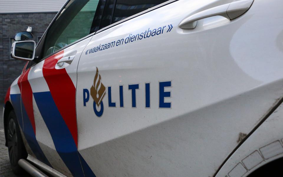 Vrouw beroofd van handtas in Leeuwarden: verdachte aangehouden: Op de Romkeslaan in Leeuwarden is donderdagavond een vrouw beroofd van haar handtas.