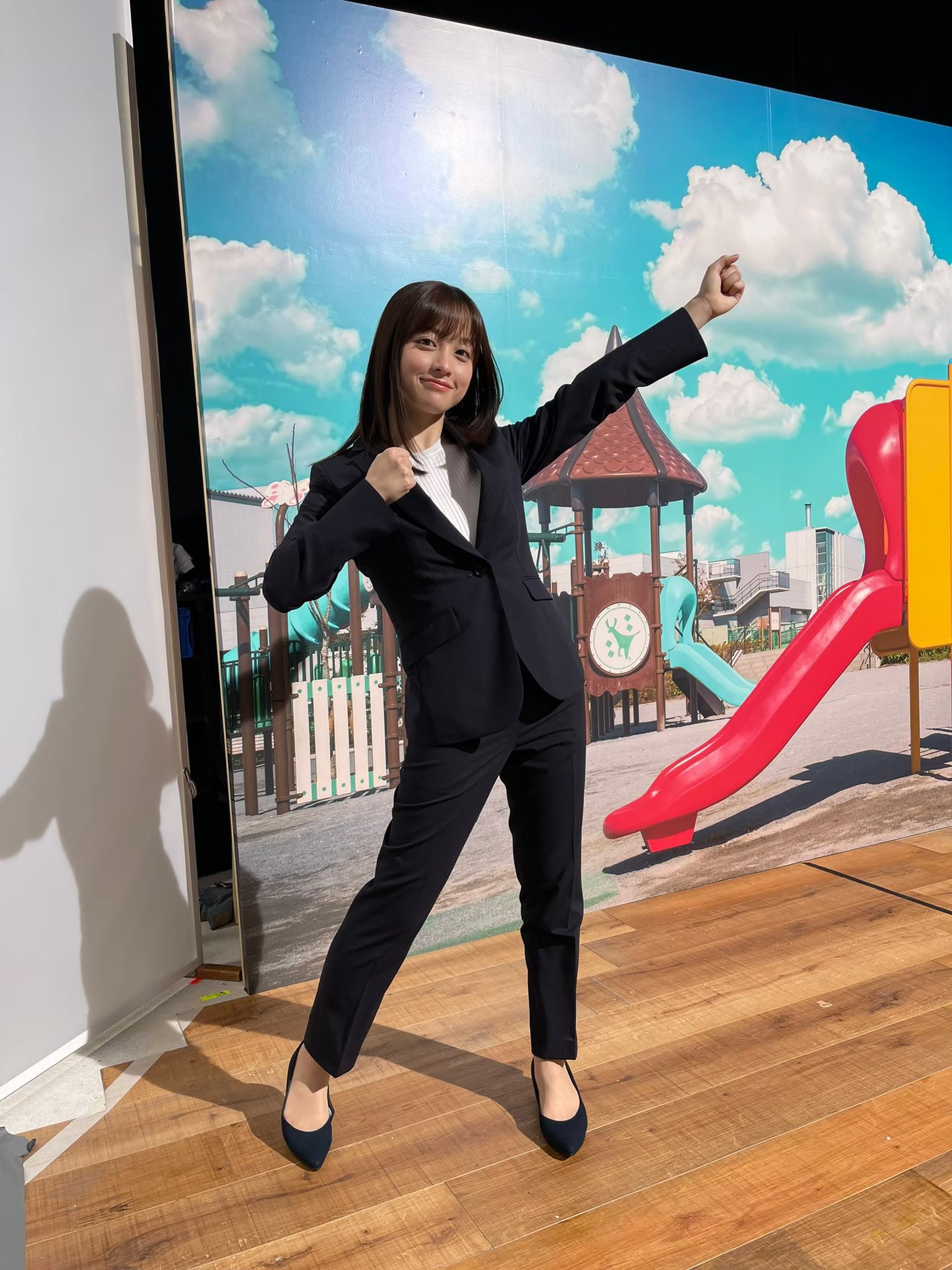 Mo Twitterren これはまさに骨格ストレートの真骨頂ではないですか パンツスーツ最高 そして 同時に低身長さんにも似合うときた 着太りに悩む骨ストの私はこのパンツスーツを買いに行きます ありがとう洋服の青山さん T Co I1r9xhu9zm