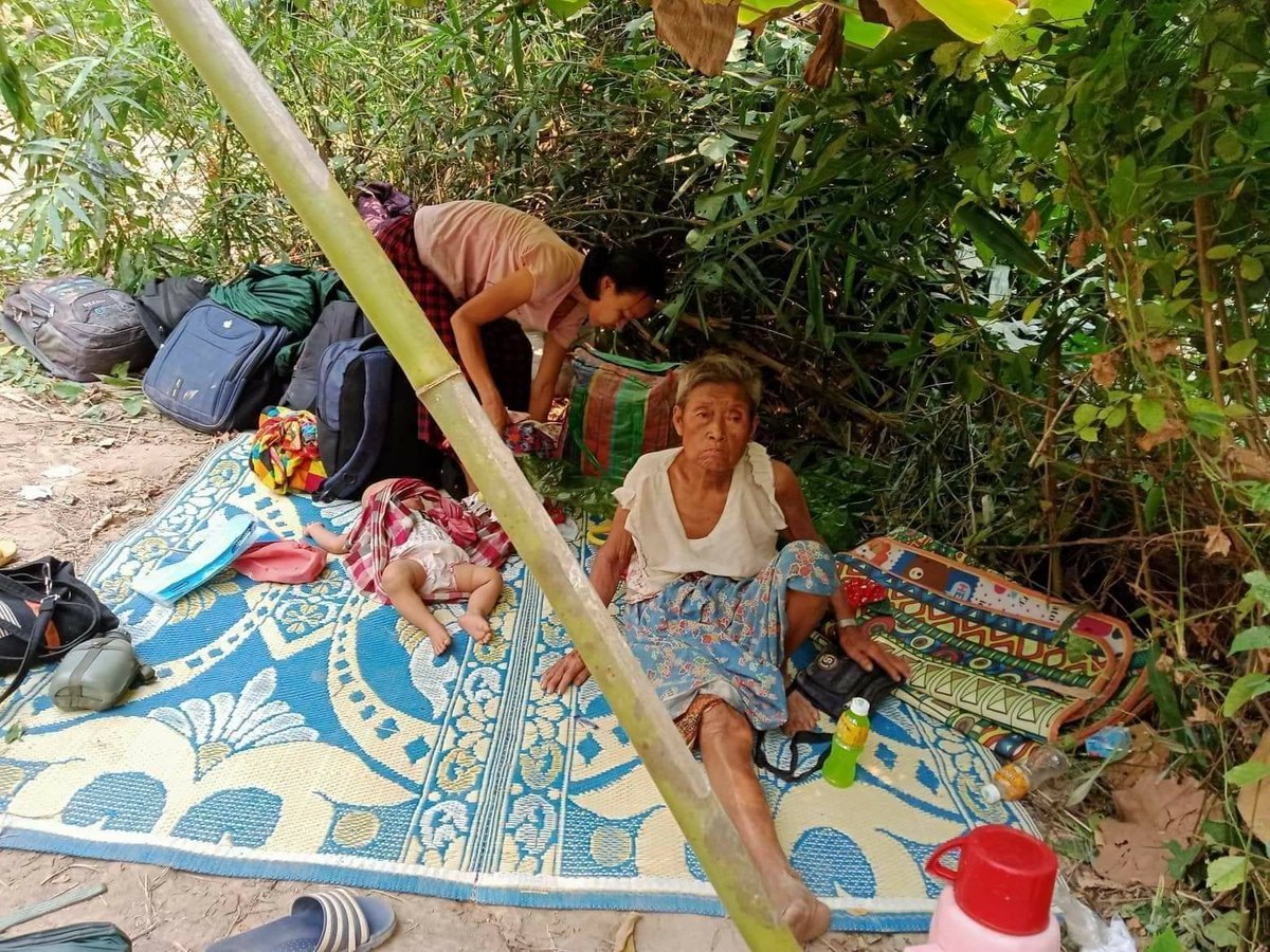 More than 10,000 Karen people living in KNU-controlled areas have been displaced as a result of the coup regime's airstrikes. In the four days between Mar 27 to 30, these strikes killed 20 civilians and wounded at least 14. #WhatsHappeningInMyanmar