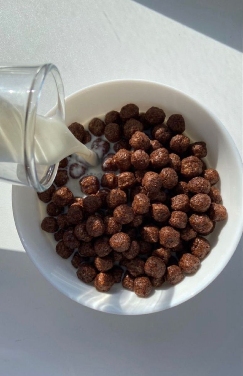cohorted's tweet photo. It's Friday which means kid's cereal for breakfast 🥣😍  #CohortedClub https://t.co/1MfbiFB4OZ