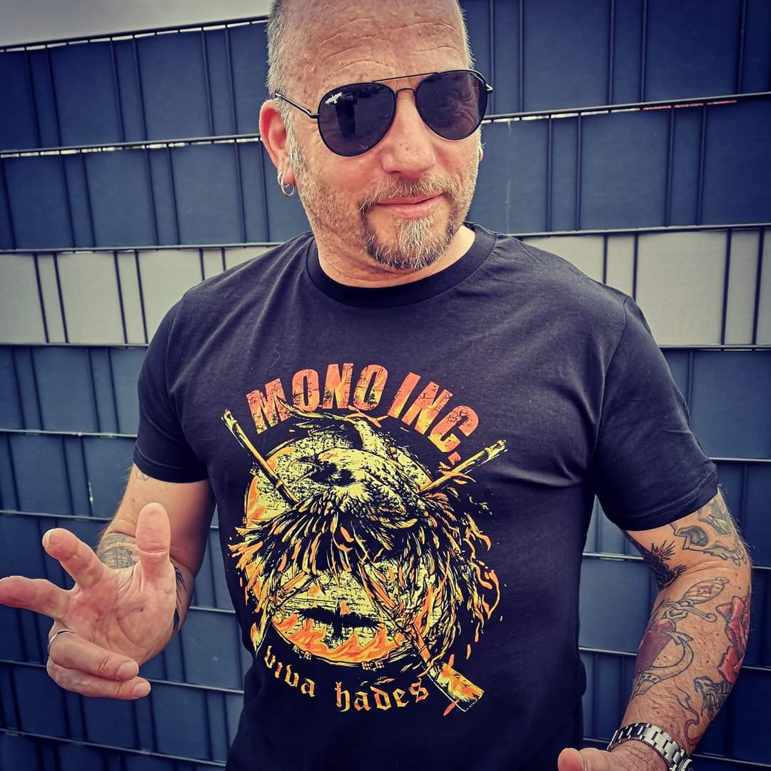 devilsaddwork's tweet photo. New MONO INC. shirt "Viva Hades" now in our store. https://t.co/hQU9GXpvRJ #monoinc #vivahades #devilsatwork https://t.co/Jvd5lNzaRz