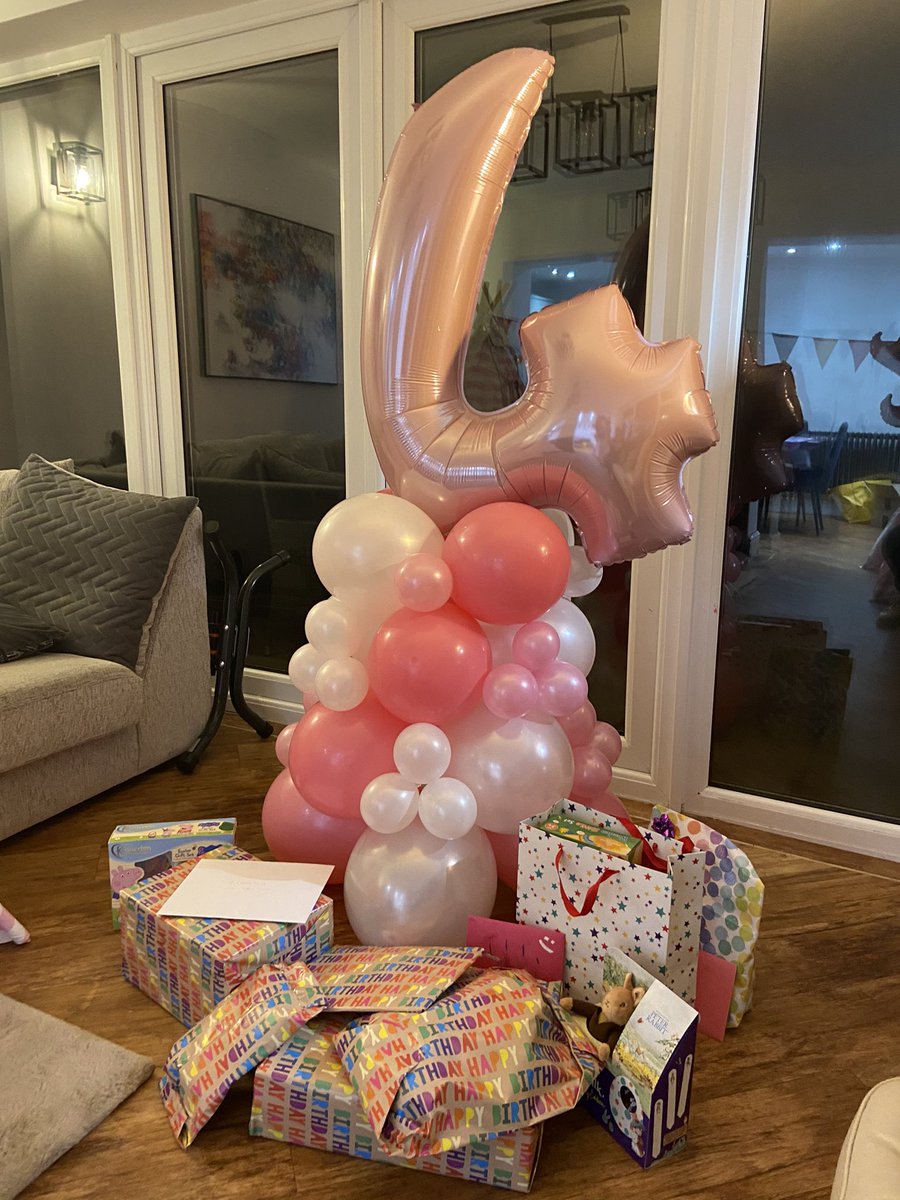 JudithB07299954's tweet photo. Thanks @LetsLeyland for these gorgeous balloons to compliment my daughters unicorn themed 4th birthday 🦄🎈🦄🎈 https://t.co/ecCU5vBQcZ