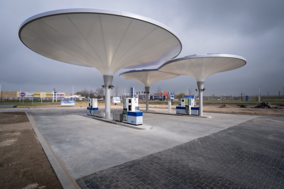 GP Groot opent vandaag in #Beverwijk #Kagerweg het nieuwe tankstation NXT Beverwijk met spectaculaire kortingen! nxtmobility.nl/nieuws/nxt-bev…