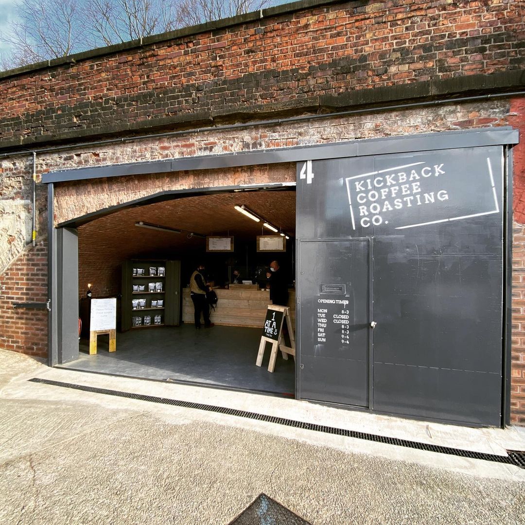 altrinchamhq's tweet photo. NEWS: Kickback Coffee have opened in #Altrincham

Based on Arch 4 Viaduct Road, Altrincham, WA145DU it's less than a minutes walk from the canal at Broadheath

Their mission

"All #KickbackCoffee is sold within 2 weeks of roast date #FreshRoasted matters"

Best of luck guys https://t.co/dkKTA0AJ5G