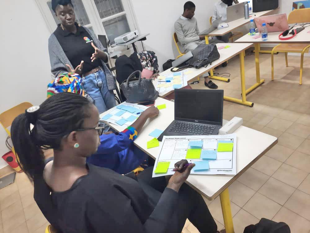 mothersatrisk's tweet photo. Excited about the business model workshop taking place in St.Louis, Senegal for Agora, laureate of our ‘Innovating for Mothers’ Challenge in partnership with @ellafund and @reachforchange_. https://t.co/N7774OIQ4j