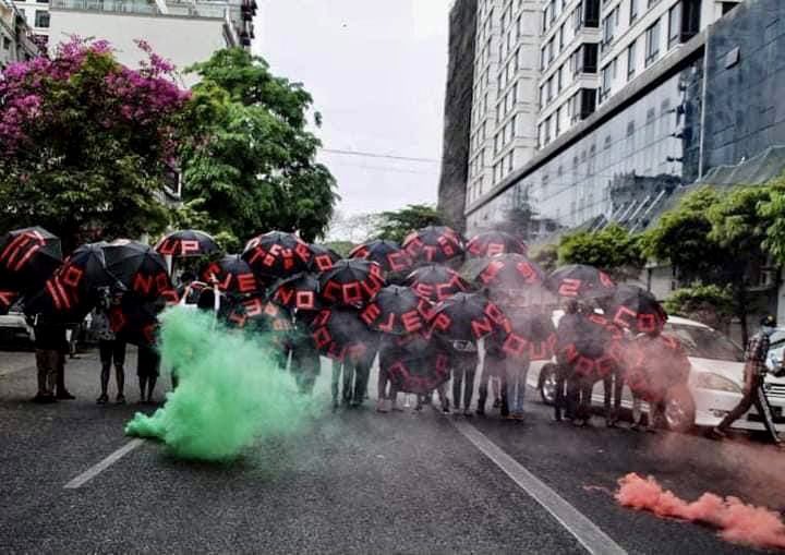 Anti-Coup Umbrella Strike at PaZunTaung Township, Yangon.
NEWS SUPPRESSION
#Apr2Coup
#InternetShutdown
#WhatsHappeningInMyanmar