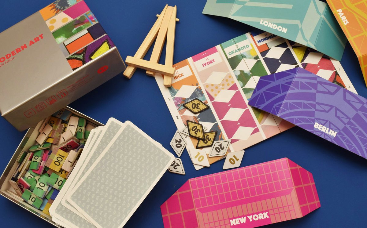 Oink Games ゲームマーケット 会場限定で モダンアート ドイツ語版 の限定販売も 新作グッズは ヘイヨー デザイナーノート 音のなるデバイス同梱の話題作 誕生の秘密に迫っています その他のゲームやグッズも会場限定価格で販売 通常の