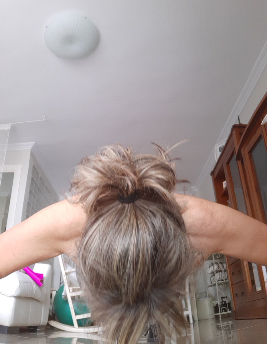 El secreto está en la determinación de
construir tu vida a tu manera. Recuerda que dónde no
llega la voluntad, llega la disciplina.💪🍽💚
#vidasana #belleza #adelgazar #nutrición #cuerpo
#entrenamiento #dieta #calidaddevida #estilodevida