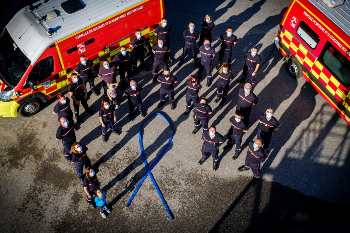 csletouvet's tweet photo. Aujourd'hui, le 2 avril, les pompiers se mettent en bleu pour soutenir la journée mondiale de la sensibilisation à l'autisme. Cette journée célèbre le 3ème anniversaire de la stratégie nationale pour l'autisme. Alors aujourd'hui, l'espace d'une journée, Tous en bleu !🟦 https://t.co/t191WQylSV